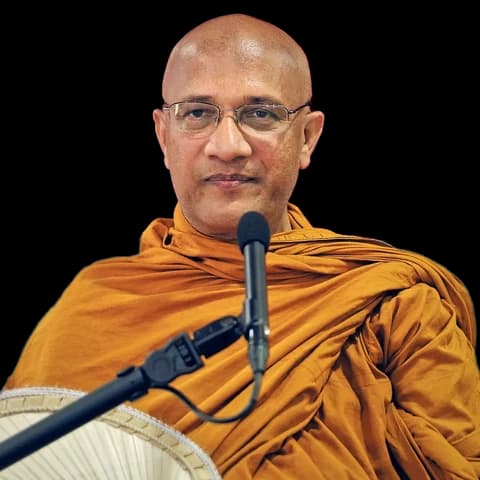 පූජ්ය නාවලපිටියේ අරියවංශ ස්වාමීන් වහන්සේ